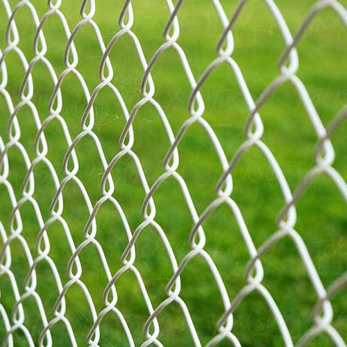 Why Do Builders Prefer Working with Trusted Chain Link Fence Manufacturers?