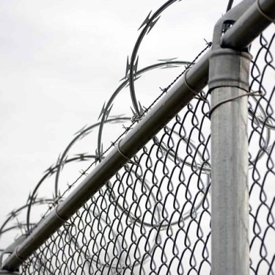 How Helpful Are Barbed Wire Fence Manufacturers During Installation And Maintenance?